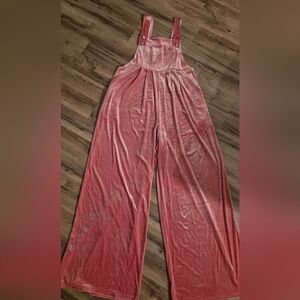 Chic Velvet Romper in Soft Pink